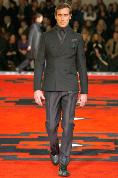 Look 7